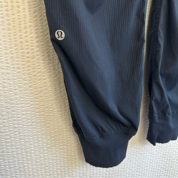 Lululemon Dance Studio Mid-Rise Navy Blue Women’s Jogger Pants Size: 6 - Picture 3 of 6